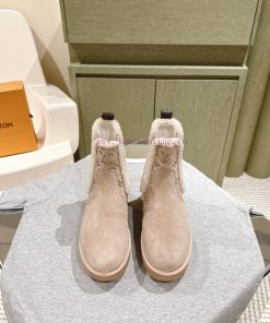 | ²⁰²4 𝐬𝐬  🤍🤎 Synchronize the latest deer skin printed short bootsLouis Vuitton LV exudes 9xkgigy8