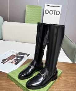 GUCCI has launched a new classic style with brand elements radiating new vitality. The zippe2zm9b6hm