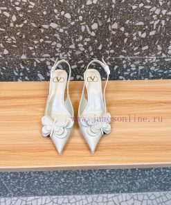 Val * entino @ Tiannu's hottest new product is sandals and high heels. The beautiful butterfxdlbwf6w