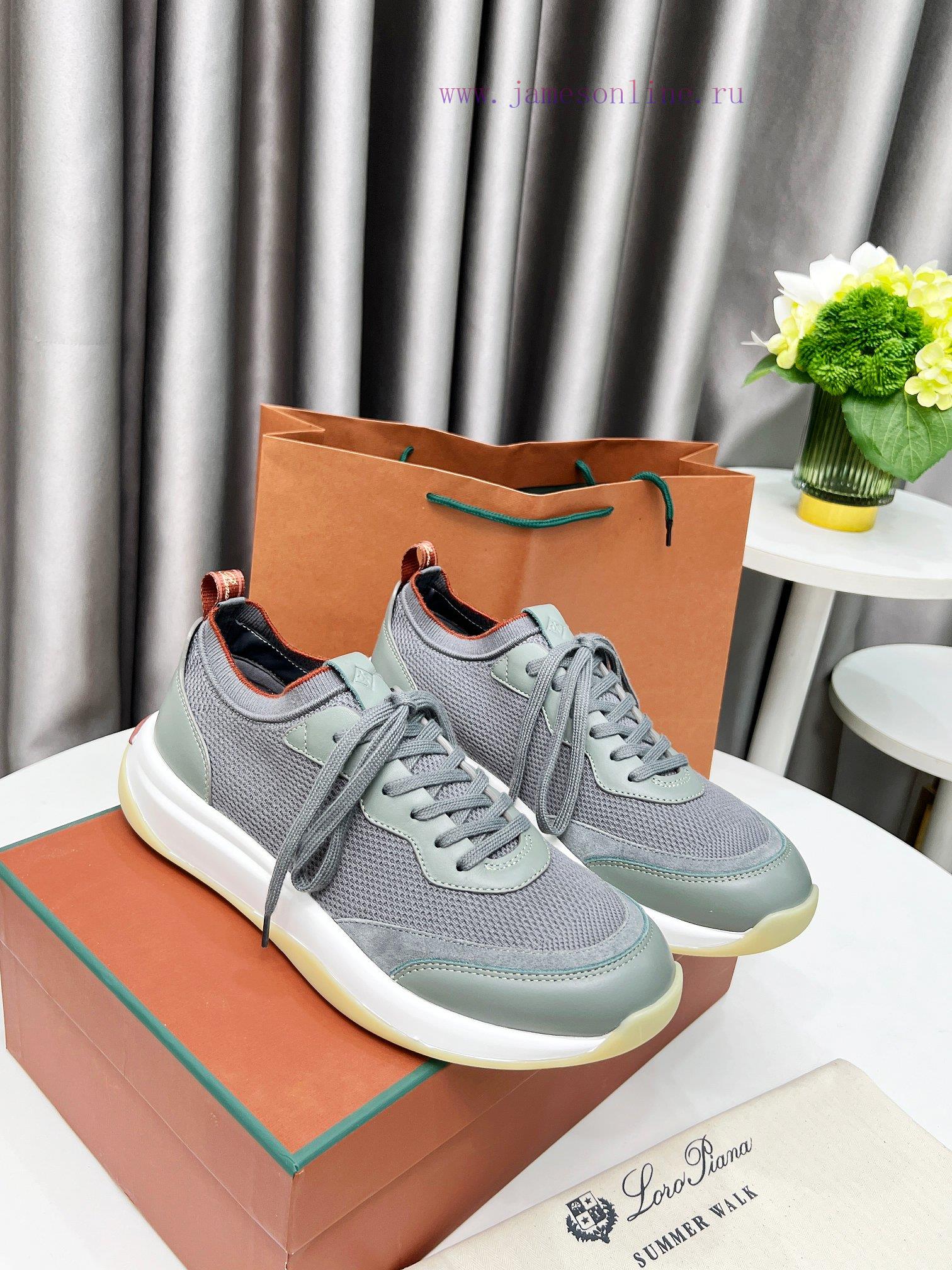 This sports shoe redefines the iconic 360LP from a modern perspective, featuring a new extery0wspaow - Image 6