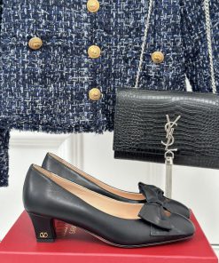 Valentino/Valentino 25ss Early SpringNew Butterfly Knot Single ShoesHighly recognizable persrtfuxmr