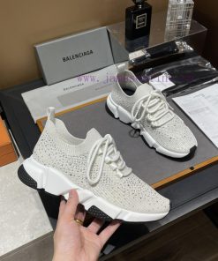 Balenciaga's sparkling single shoes are the world's first, and INS Weibo magazine has explod2hczlmgr