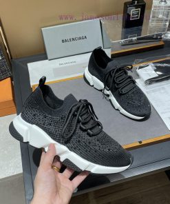 Balenciaga's sparkling single shoes are the world's first, and INS Weibo magazine has exploduqh97l7k