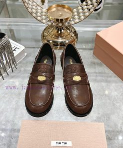 The newly released flat bottomed coin loafers by miumiu in spring are worth recommending witpp9sk57f