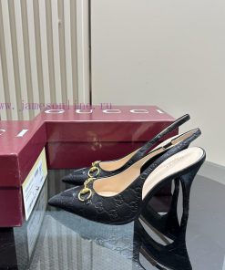 The 2025G new GUcc 𝐢 horseclip shallow mouth sandals feature pointed edges, elastic straps, 1kymqgz1
