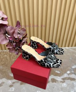 Valentino's newly developed diamond buckle patent leather high-heeled sandals series————————1jupw1s5