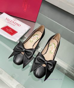 Top of the line - Valentino's new Michelin series starts with elegant lambskin uppers pairedznbq7mff