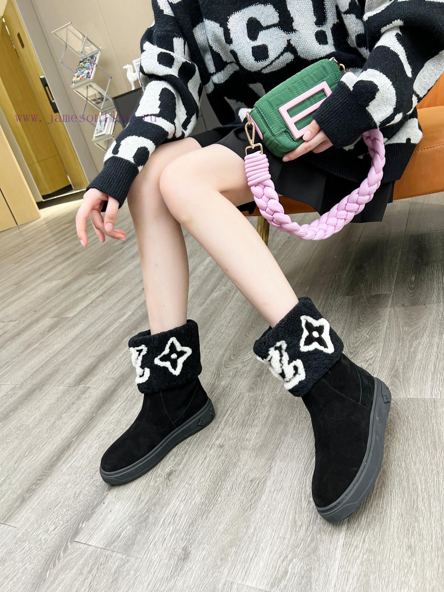 p. Classic Lv snow boots are made of handmade patchwork fabric, and each pair of shoes consu2s1mpbp2 - Image 6