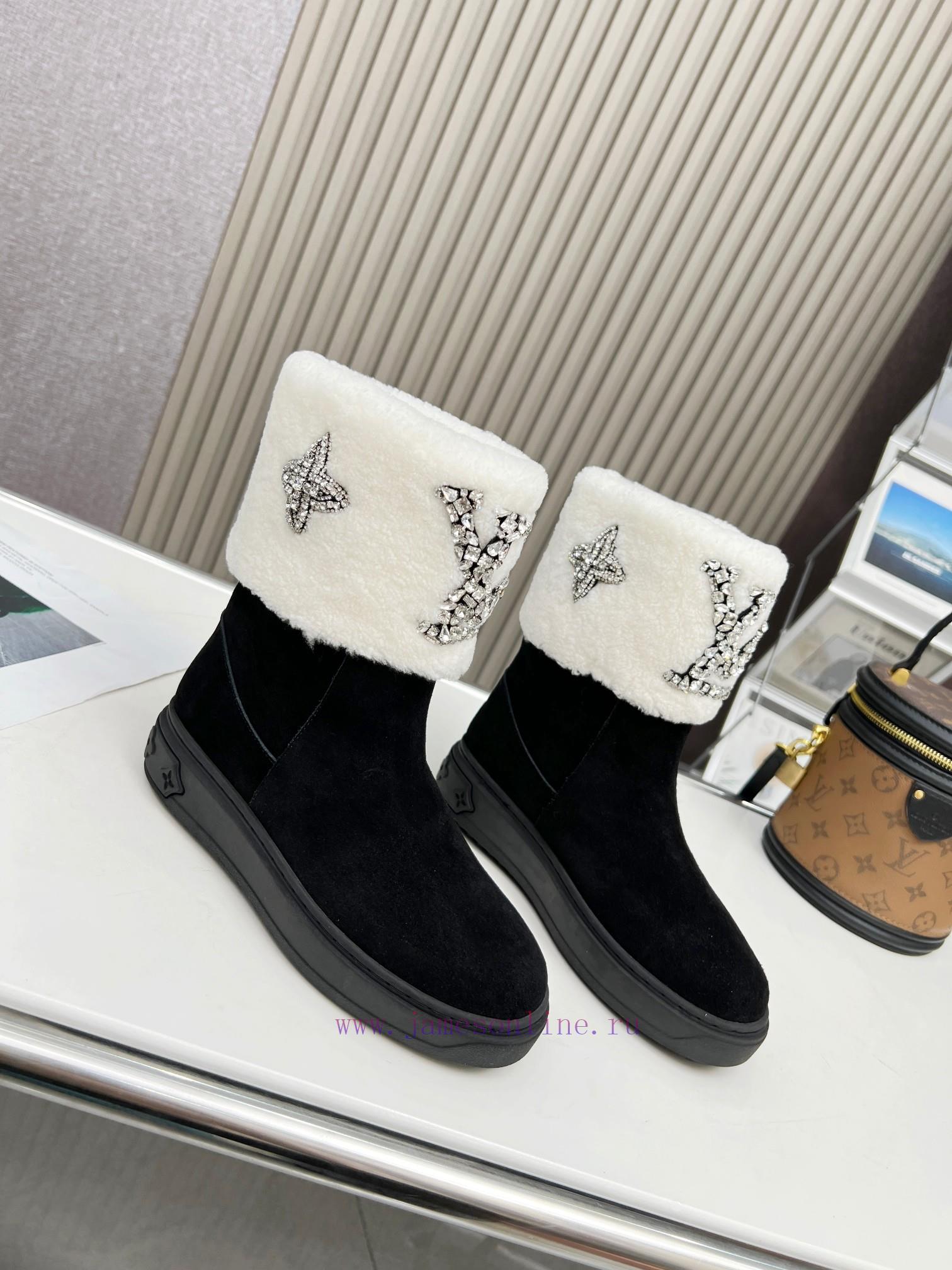 p. Classic Lv snow boots are made of handmade patchwork fabric, and each pair of shoes consu6muuzj3h - Image 3