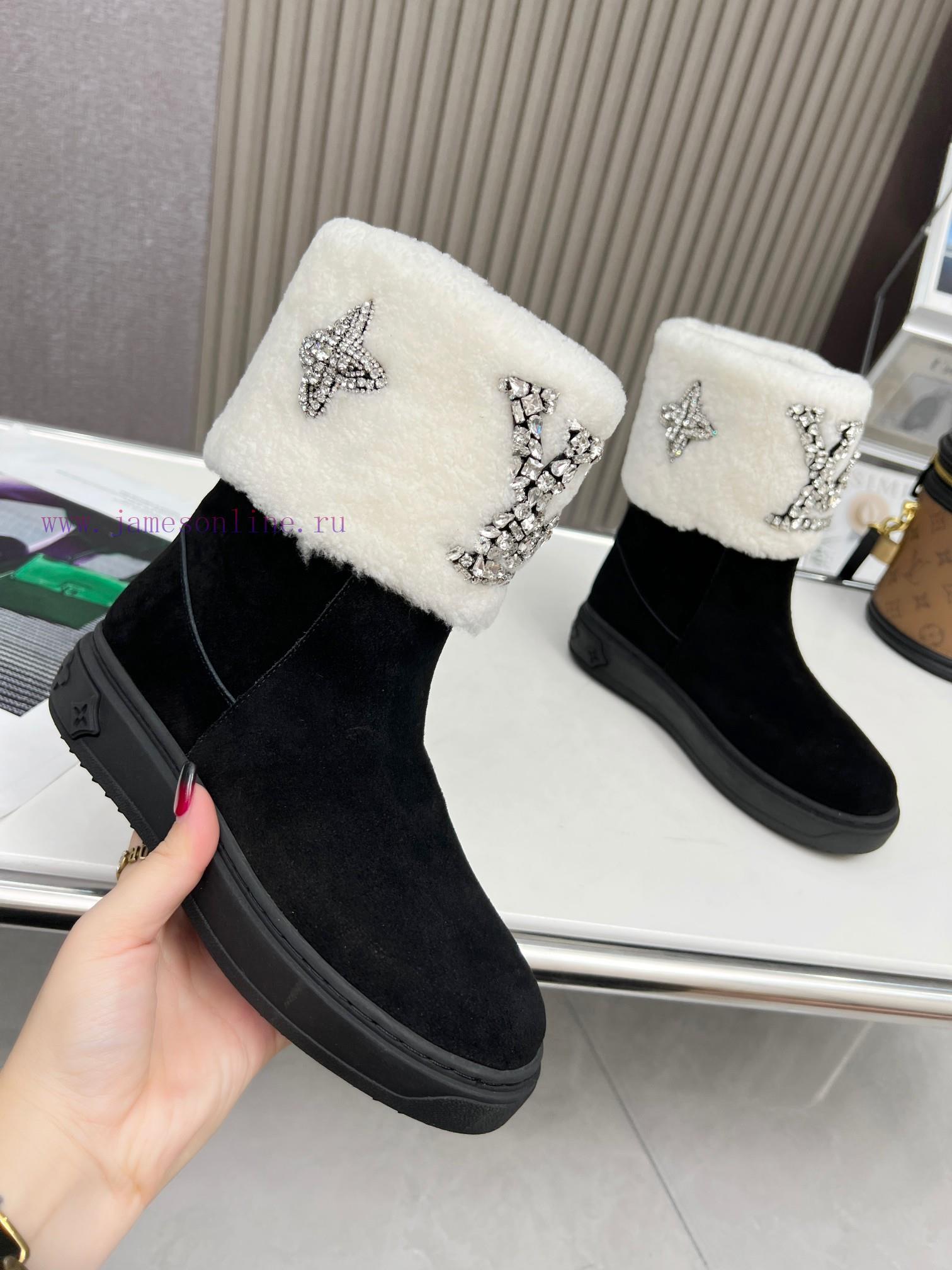 p. Classic Lv snow boots are made of handmade patchwork fabric, and each pair of shoes consu6muuzj3h - Image 5