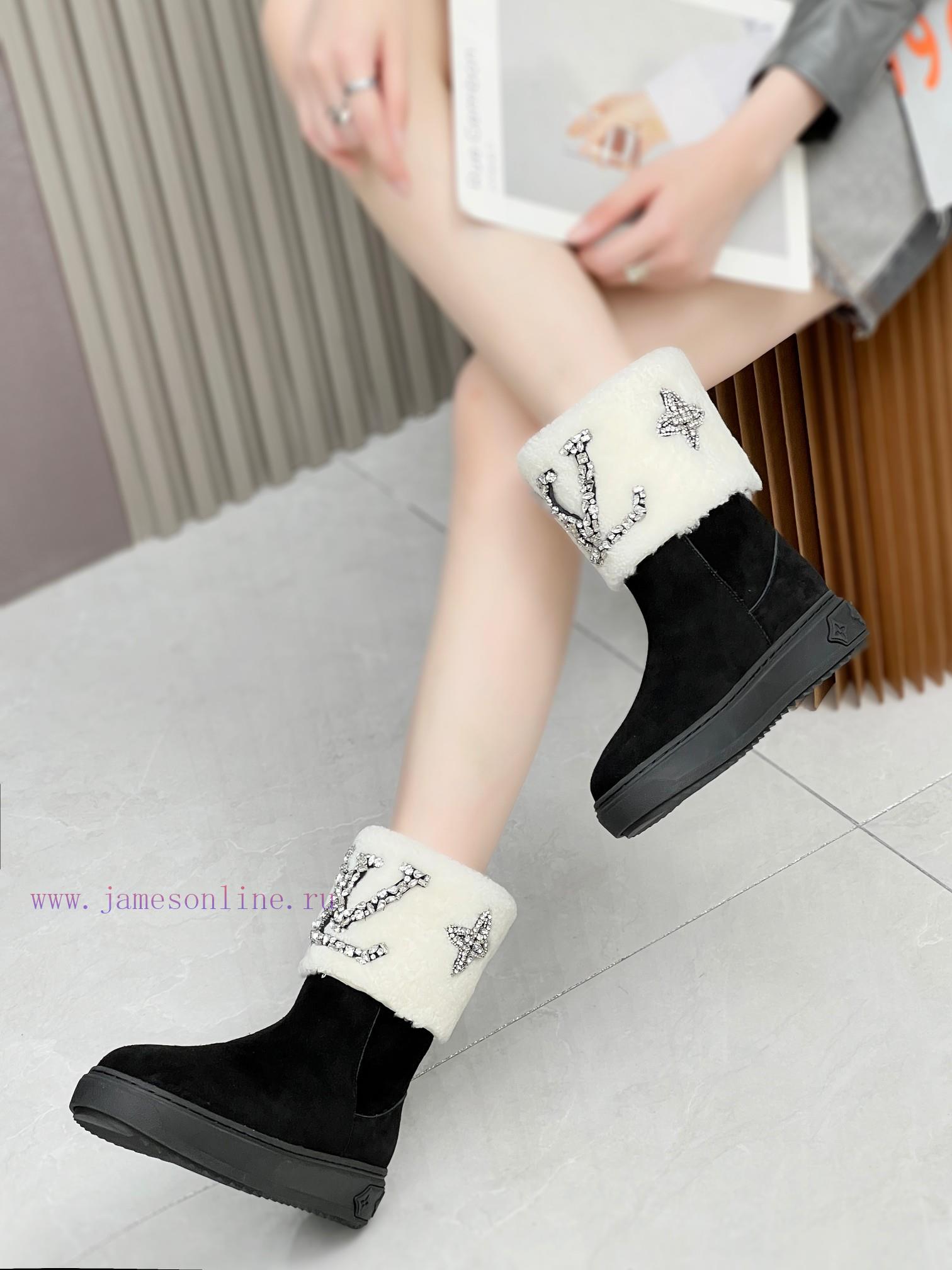 p. Classic Lv snow boots are made of handmade patchwork fabric, and each pair of shoes consu6muuzj3h - Image 7