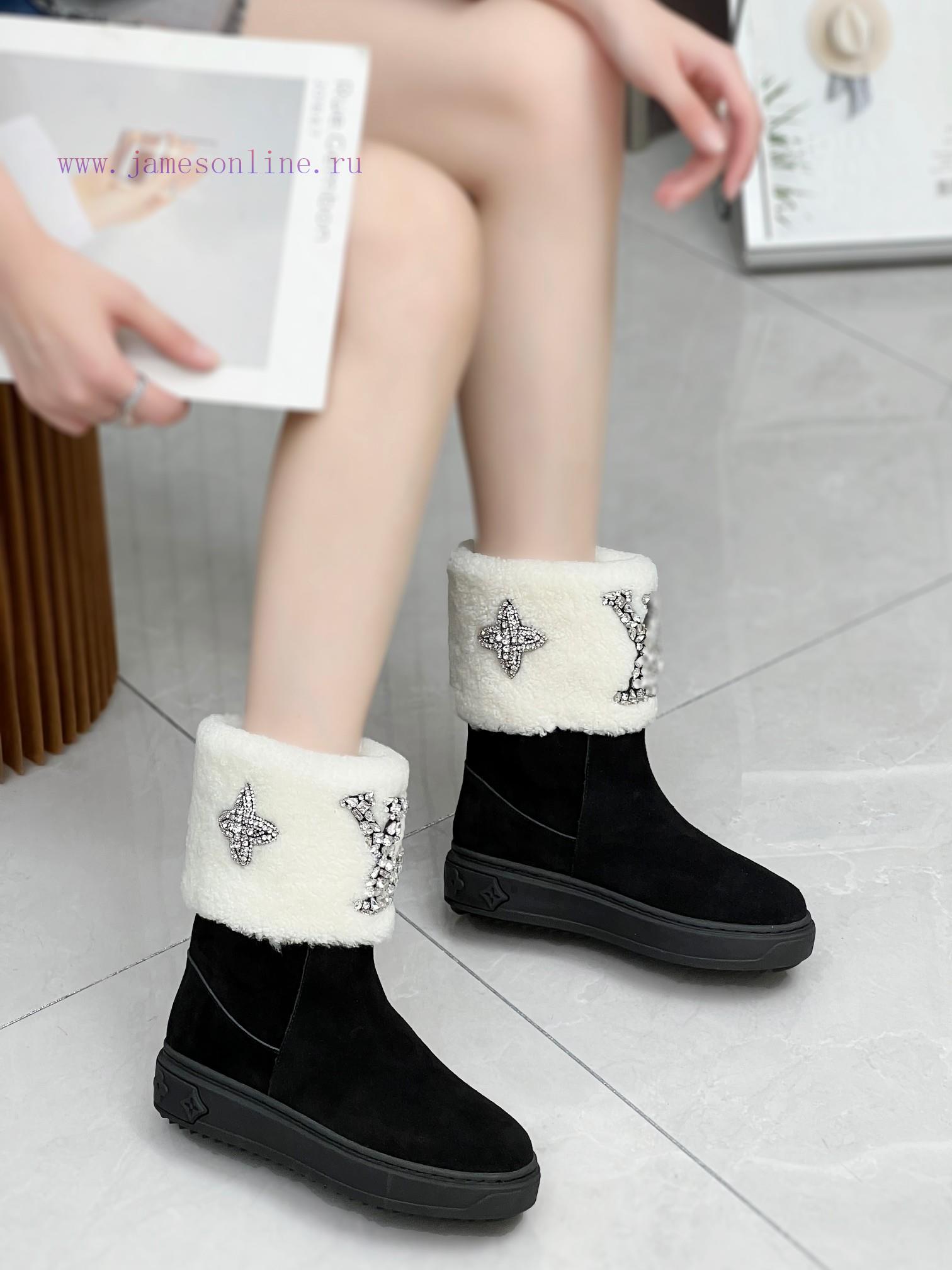 p. Classic Lv snow boots are made of handmade patchwork fabric, and each pair of shoes consu6muuzj3h - Image 8