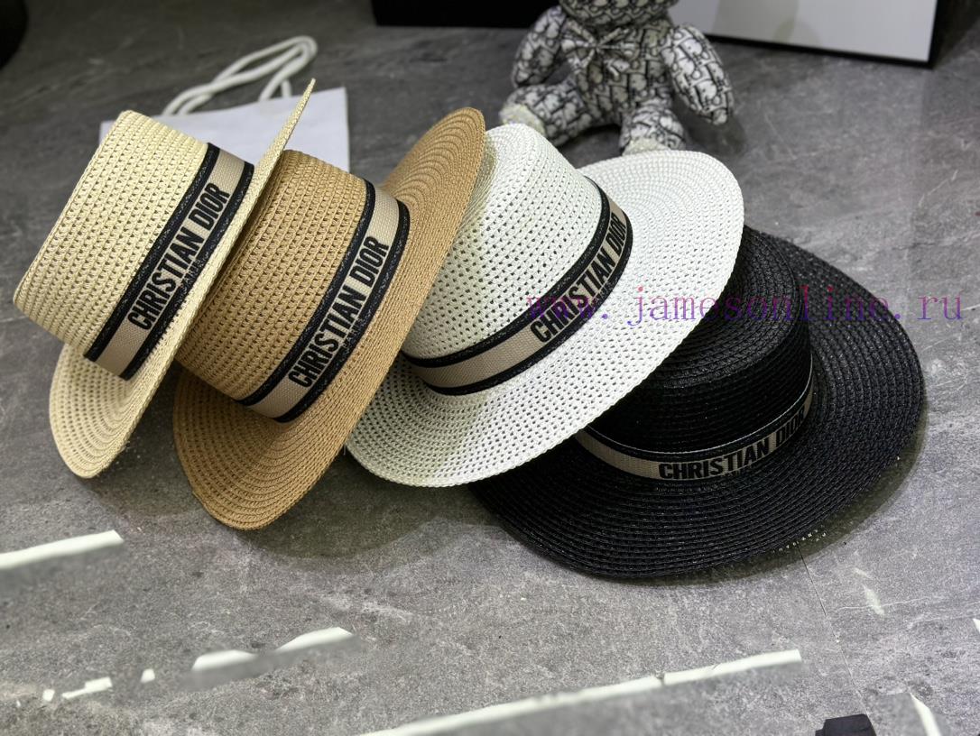 Dior's popular flat top hatqenln37e