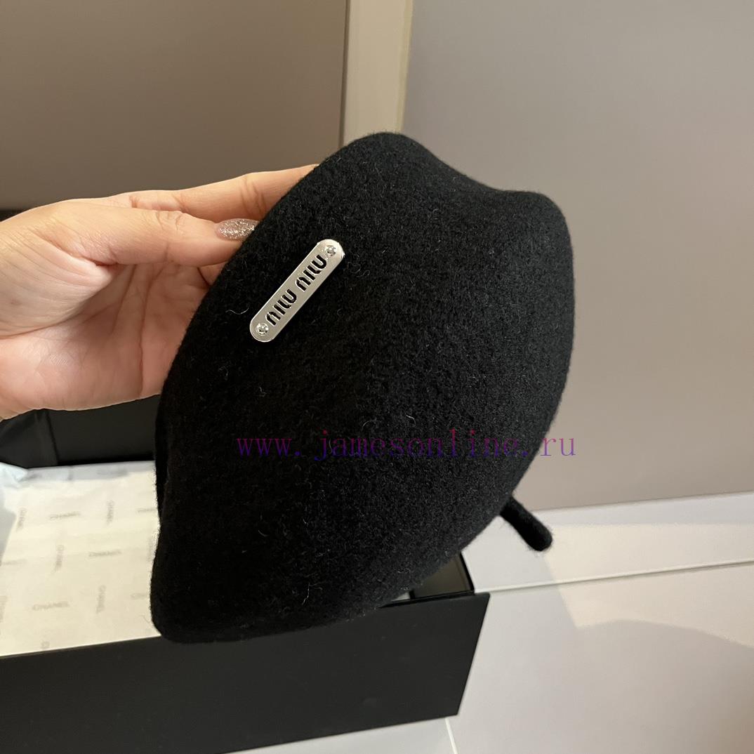 Miumiu wool beret, made of 100% wool fabriclab6f9qk - Image 7