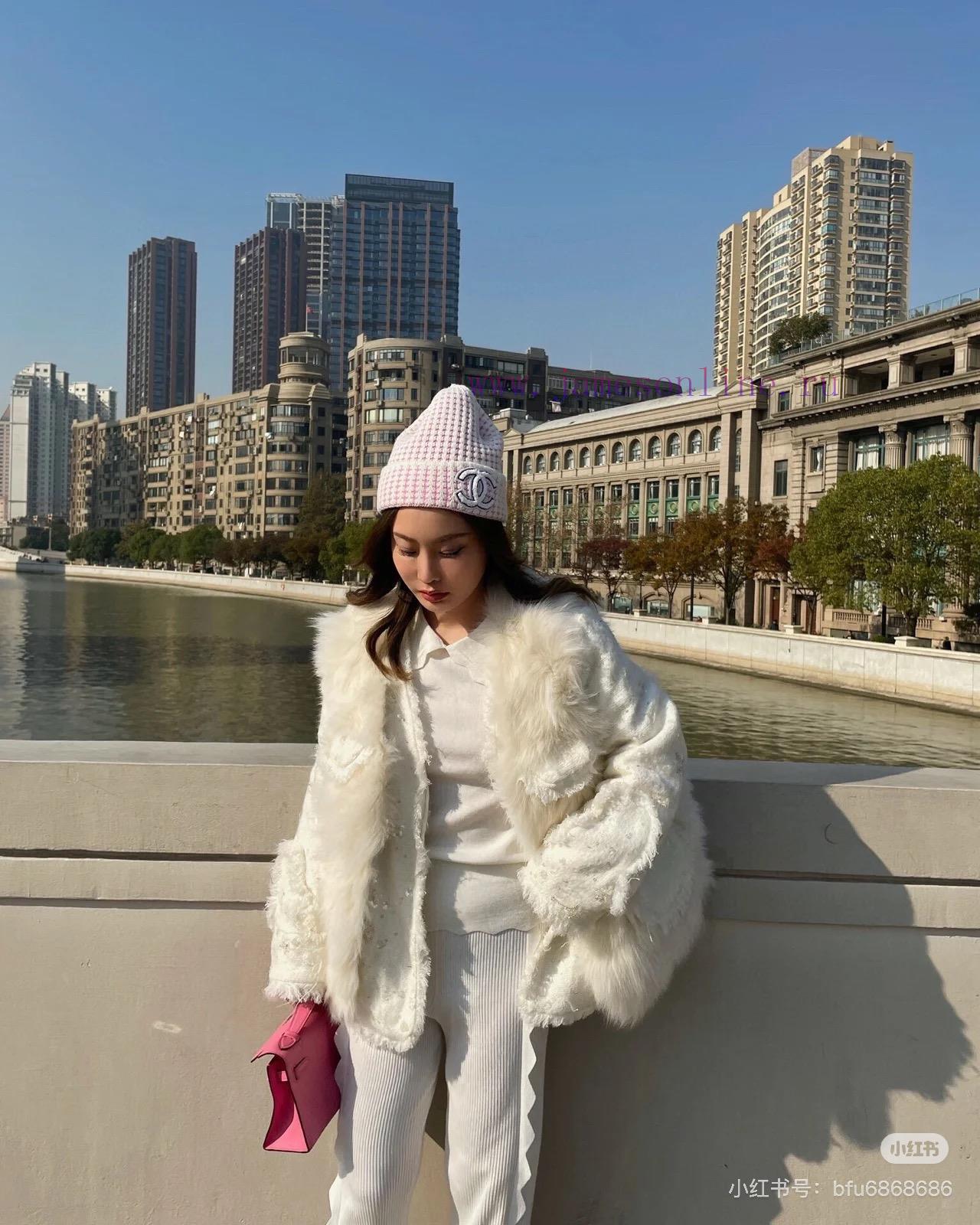 Chanel Knitted Wool Hatphgi1lht