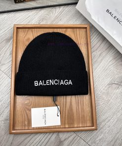 Ba Paris Welfare fine yarn knitted single hat is now on sale. It is an affordable series of om7tujnl