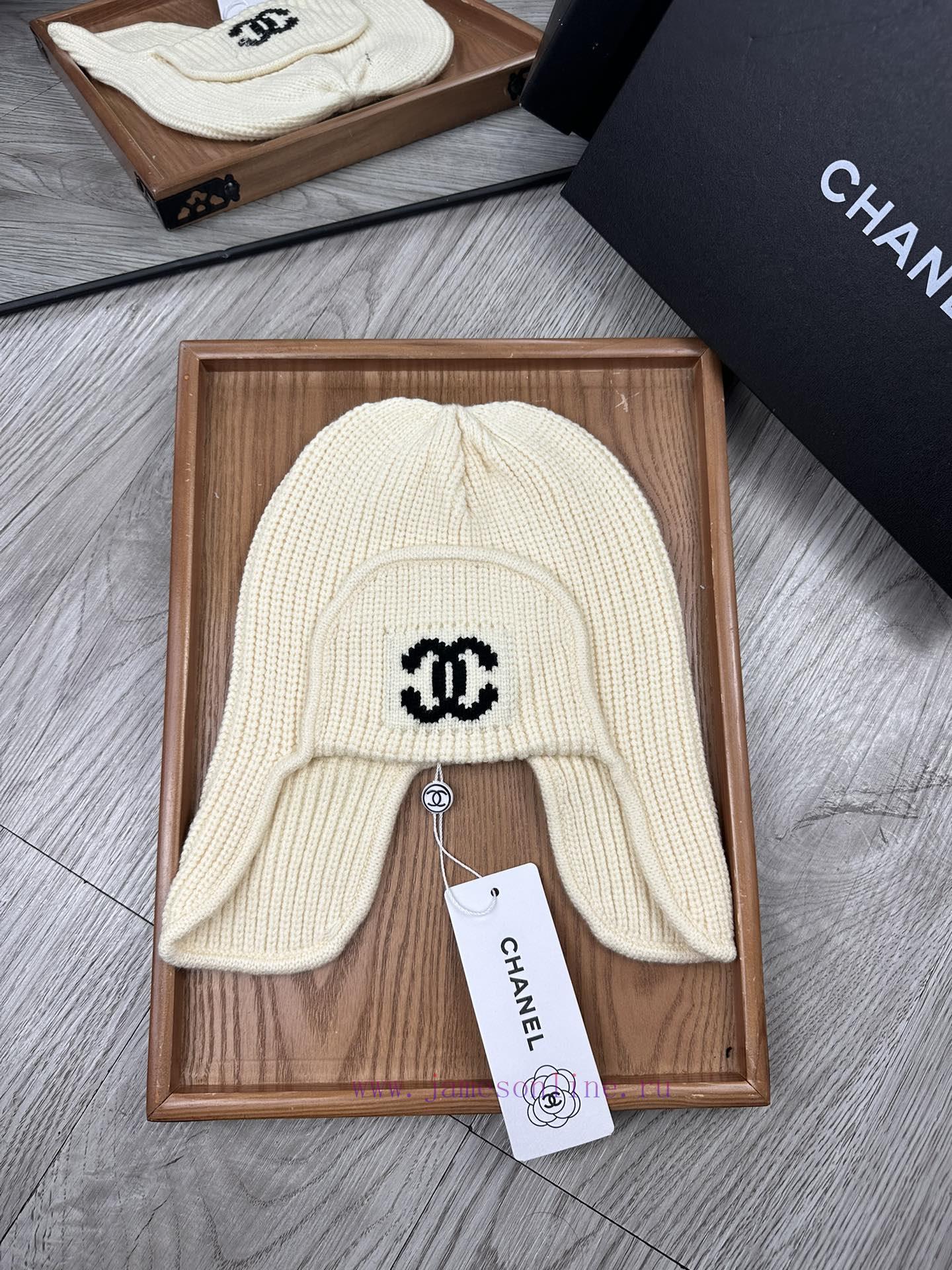 A must-have for keeping warm in winter at C's home, the Lei Feng hat. This Lei Feng hat is r4pu2vsdy - Image 2