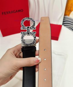 This double-sided belt from Ferragamo has an elegant style, featuring a dual veneer design t ekukk998