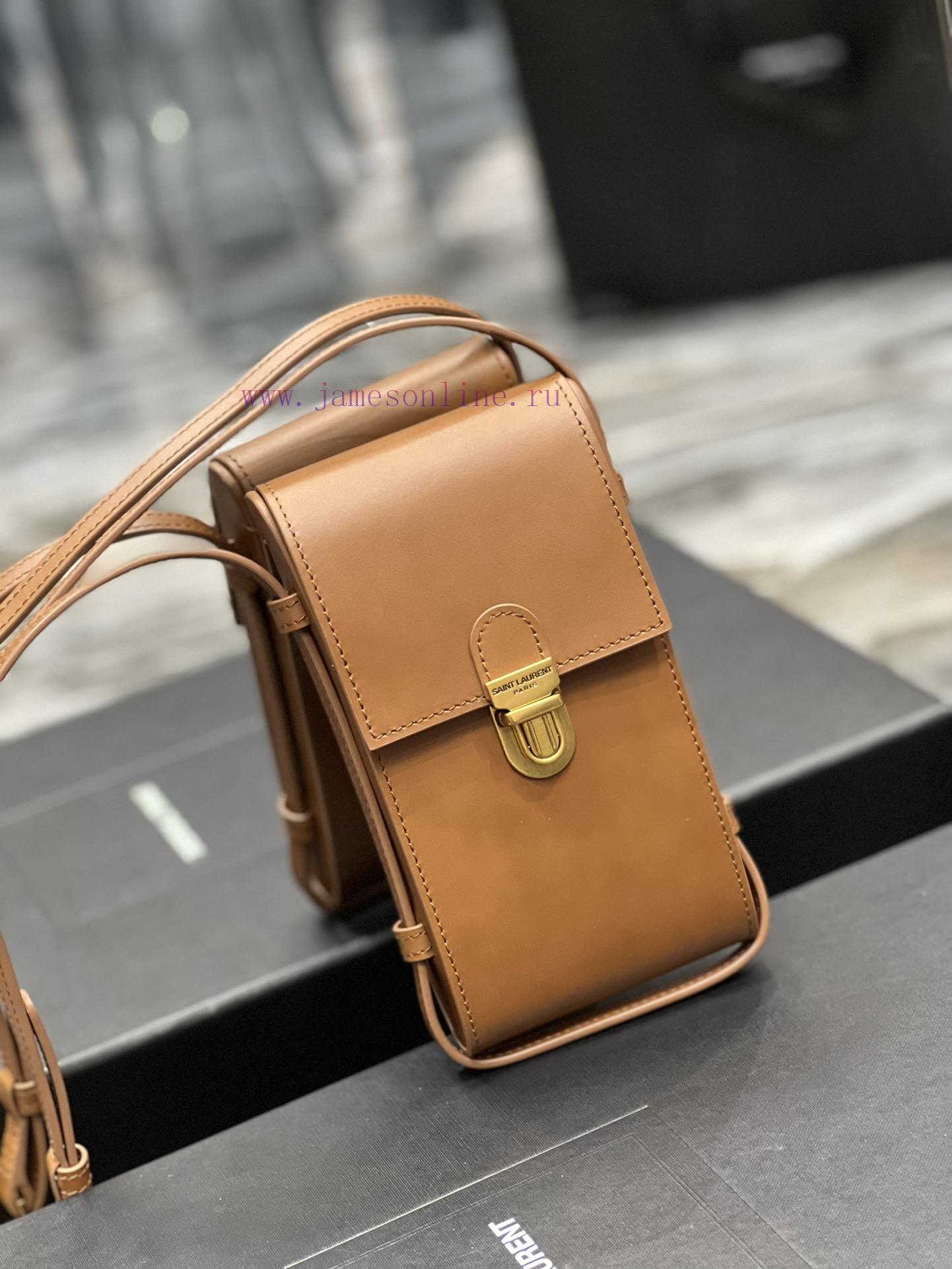 Yves Saint Laurent Bags 𝙋𝙃𝙊𝙉𝙀𝙃𝙊𝙇𝘿𝙀𝙍𝙏𝙐𝘾𝙈𝘼 phone bag𝟮𝟬𝟮𝟭 One of the popular bags is a mobile phone bag, which is hot t lrlsx6dw