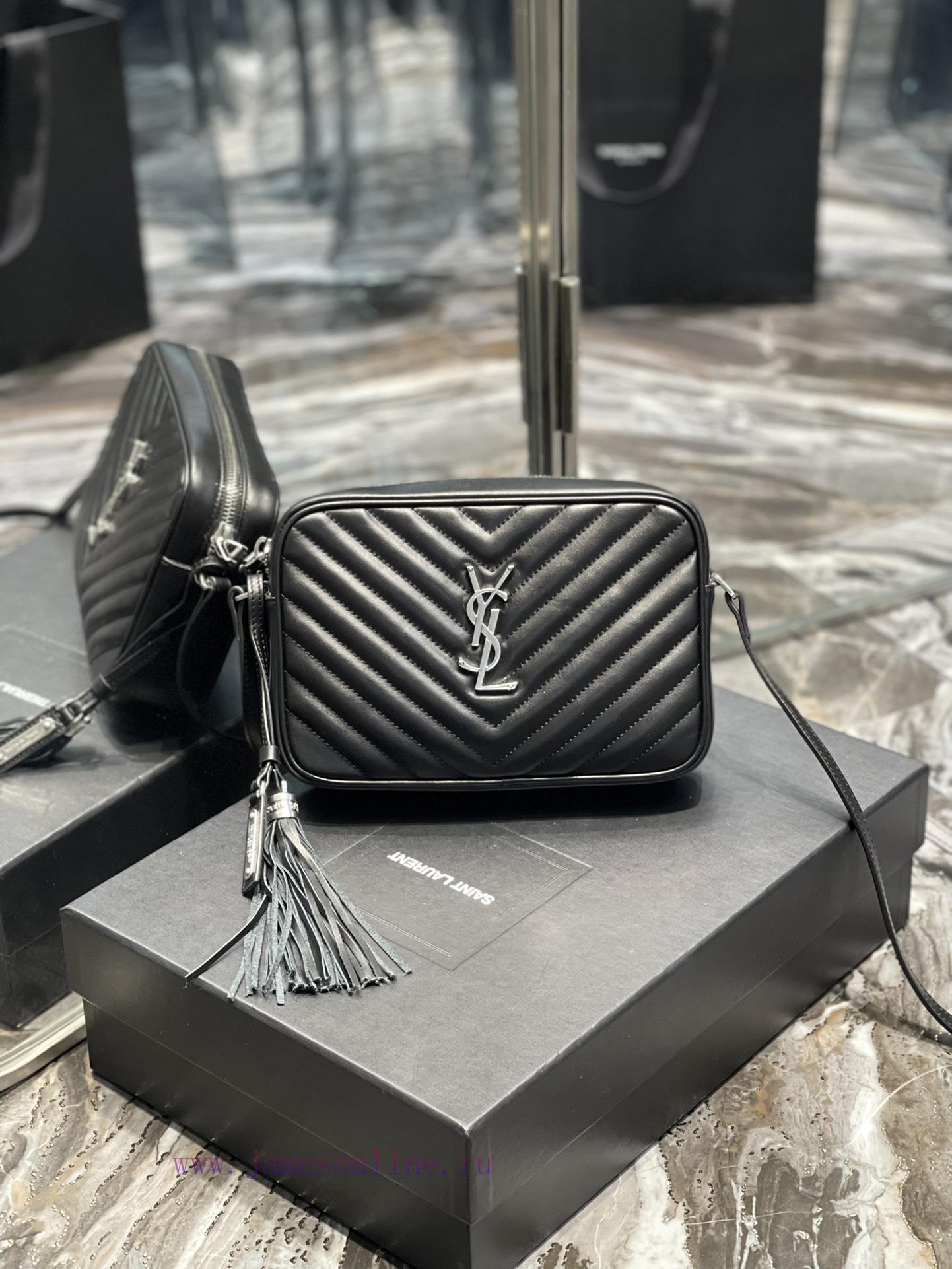 Yves Saint Laurent Bags 𝑳𝒐𝒖 Camera Bag - Black Silver BuckleTop imported Italian cowhide is matched with frosted lea 33u15vxr