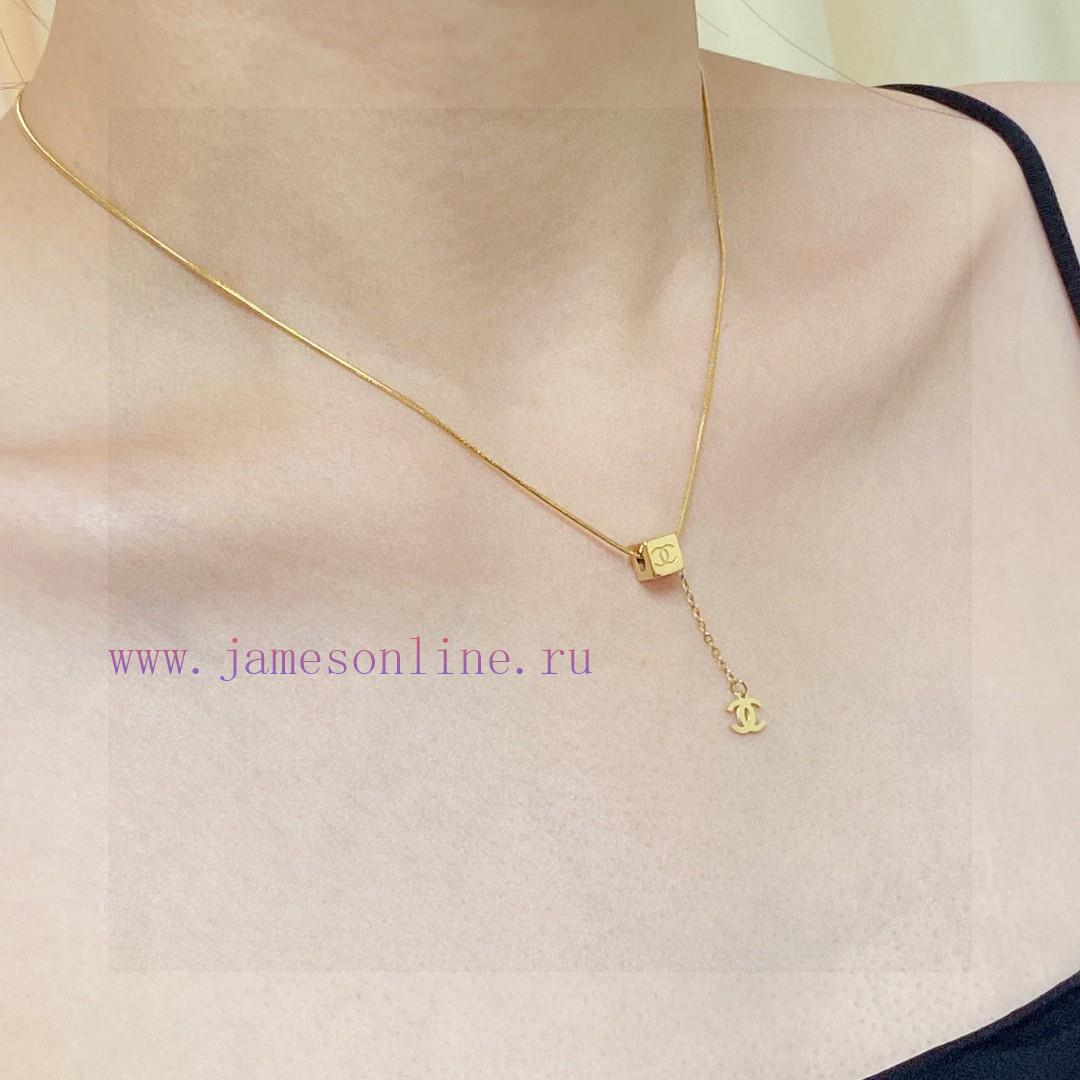 Chanel Double C Letter Fashion Square Pendant Fine Necklace Is A Very Unique Chain Made Of 14K lh1y7ak4 - Image 3