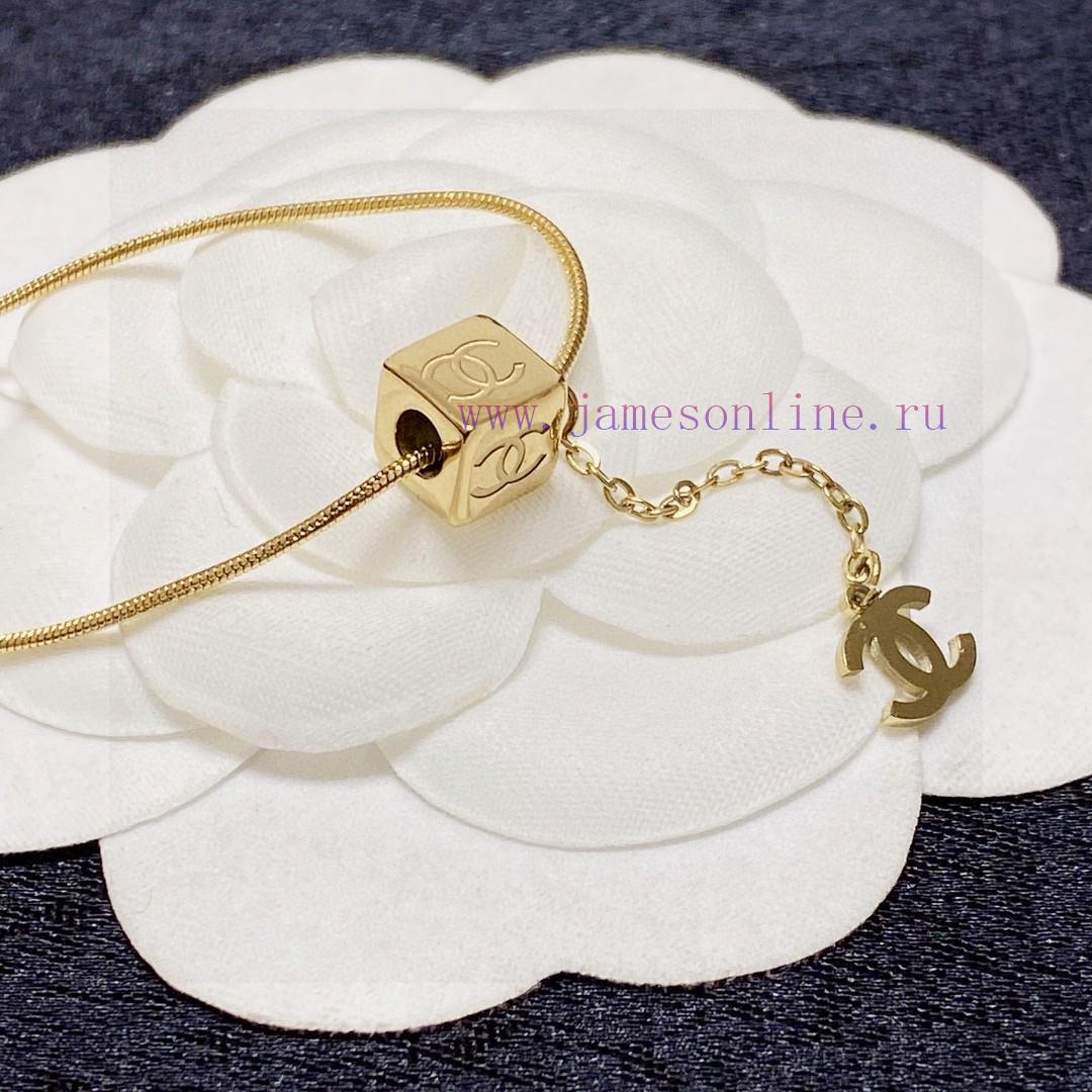 Chanel Double C Letter Fashion Square Pendant Fine Necklace Is A Very Unique Chain Made Of 14K lh1y7ak4 - Image 5