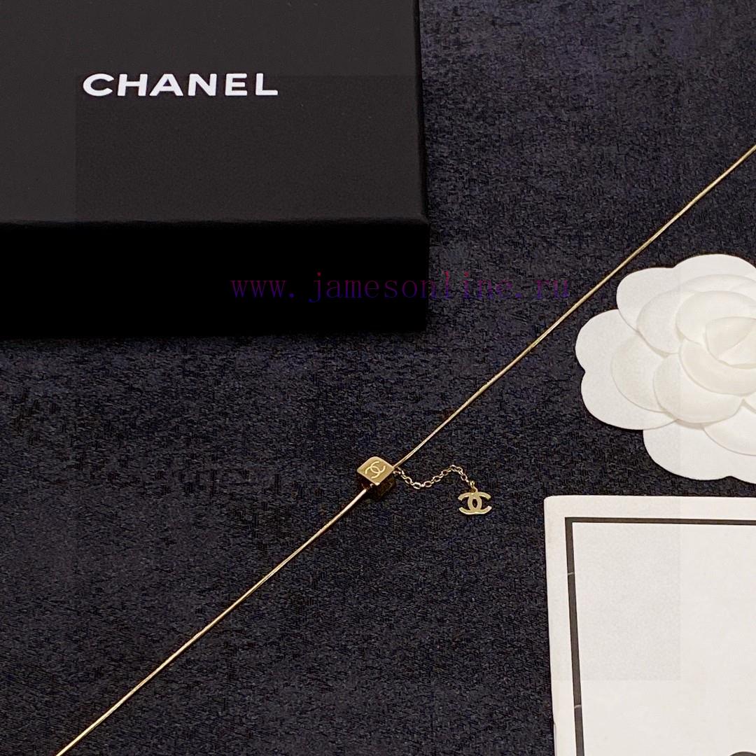 Chanel Double C Letter Fashion Square Pendant Fine Necklace Is A Very Unique Chain Made Of 14K lh1y7ak4 - Image 8