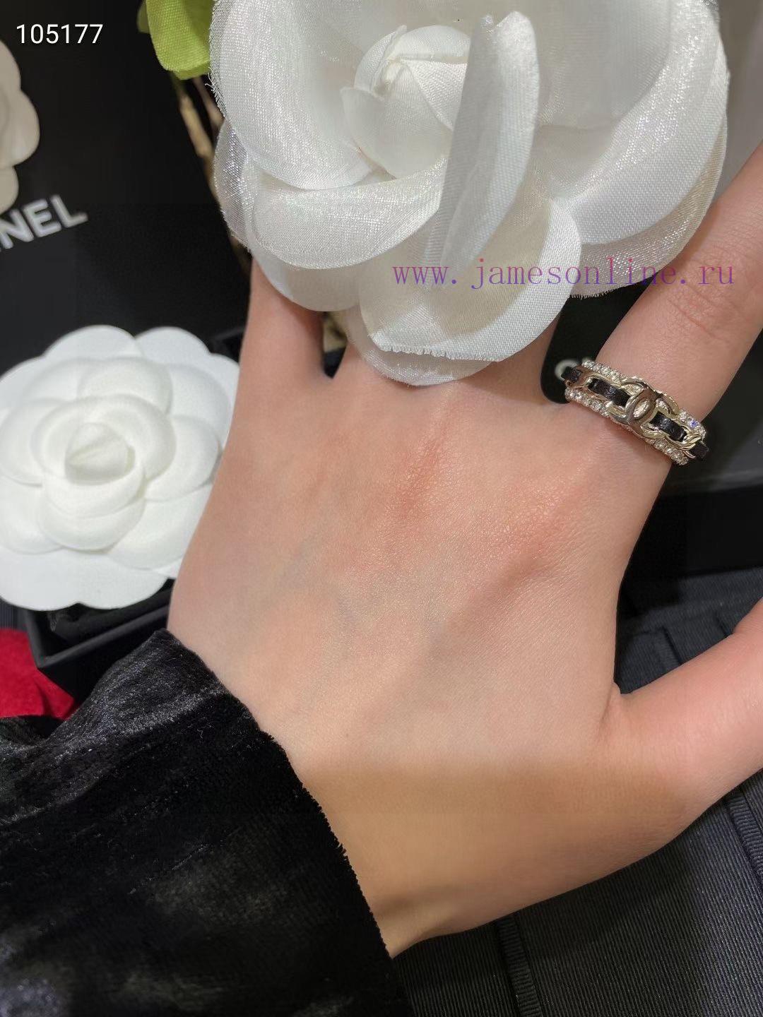 The Chanel Official Website Is Promoting The Latest Chanel Genuine Leather Chain Wearing Ring T 47mv2vx2 - Image 2