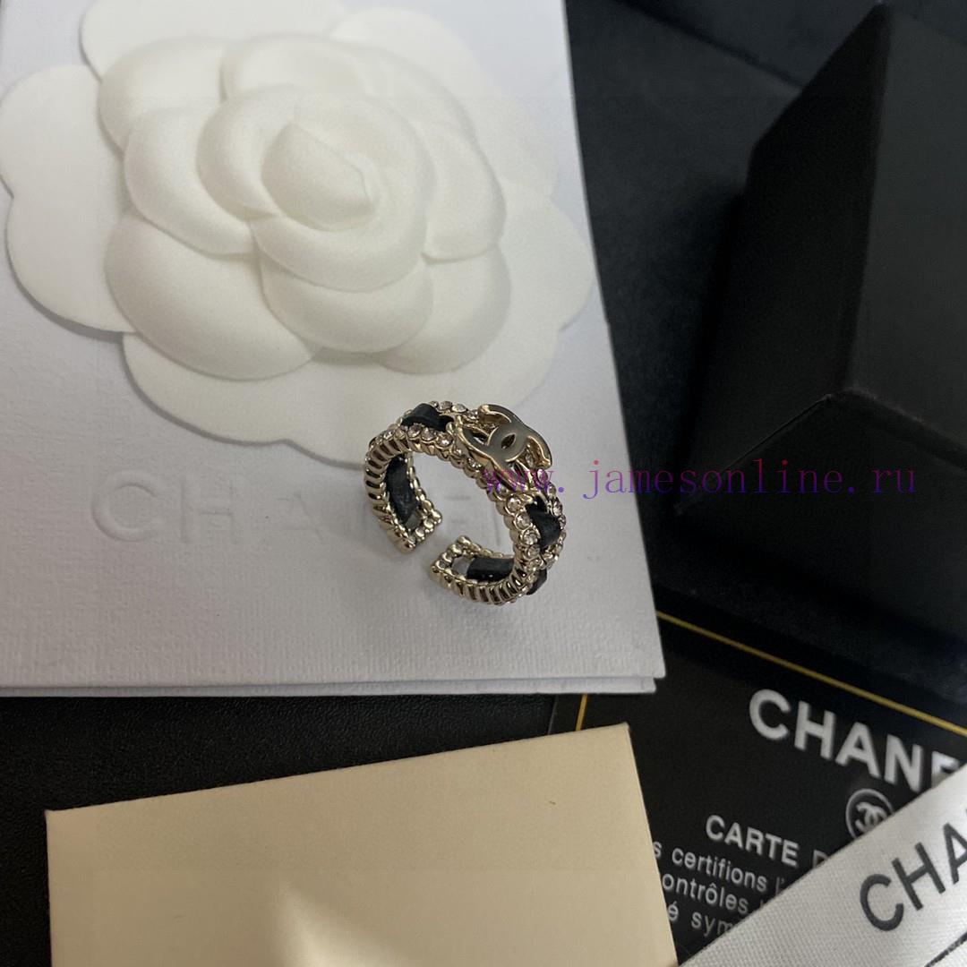 The Chanel Official Website Is Promoting The Latest Chanel Genuine Leather Chain Wearing Ring T 47mv2vx2 - Image 5