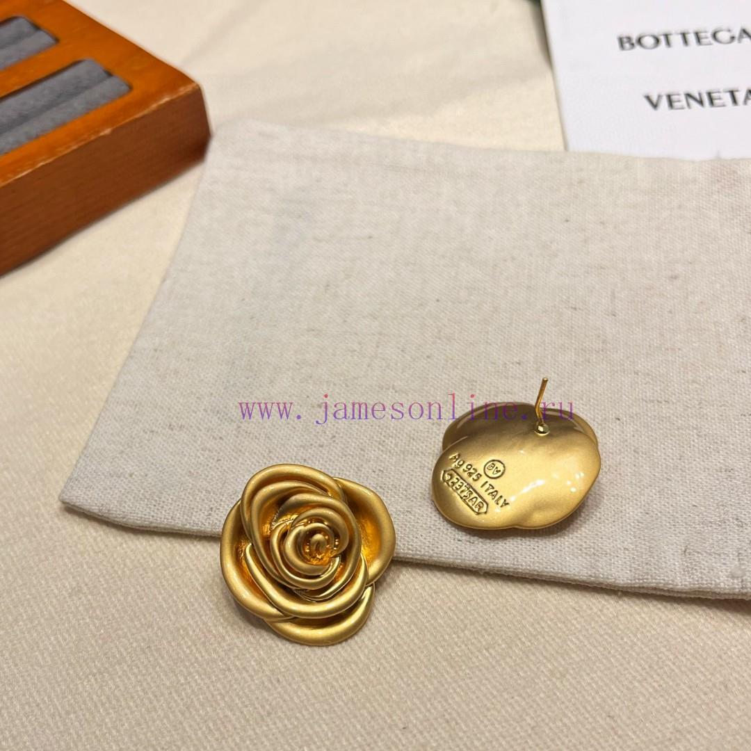 The Bottega Veneta BV Earrings Have A Strong Metallic Feel And The Overall Details Are Very Sur f09g9prz - Image 4