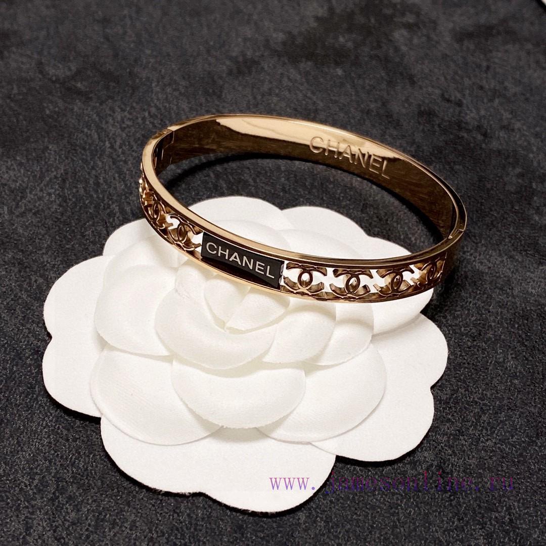 The New Chanel Hollowed Out Bracelet Is Super Heavy Bling Bling Bling With A Very Good Color Ma xdmk8u16 - Image 9