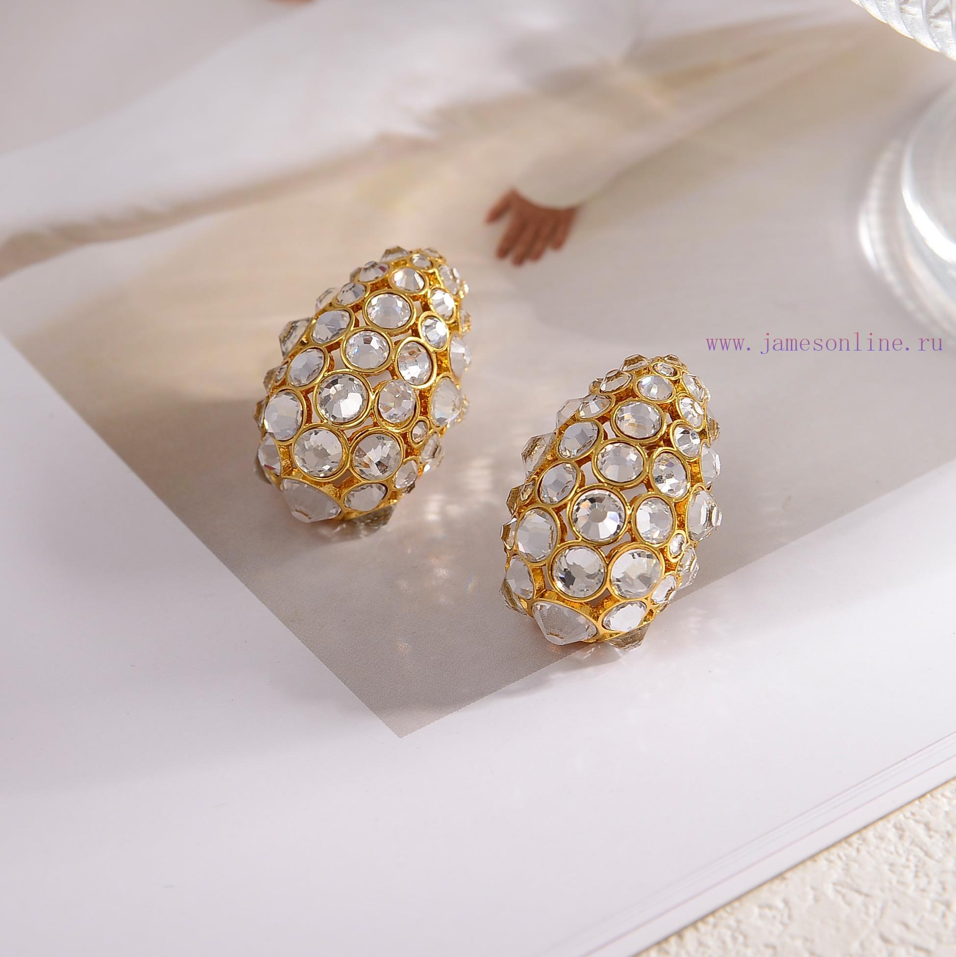 The New Valentino Earrings Are A Heavyweight Product That Has Become Popular On The Internet. T iyro790z - Image 5