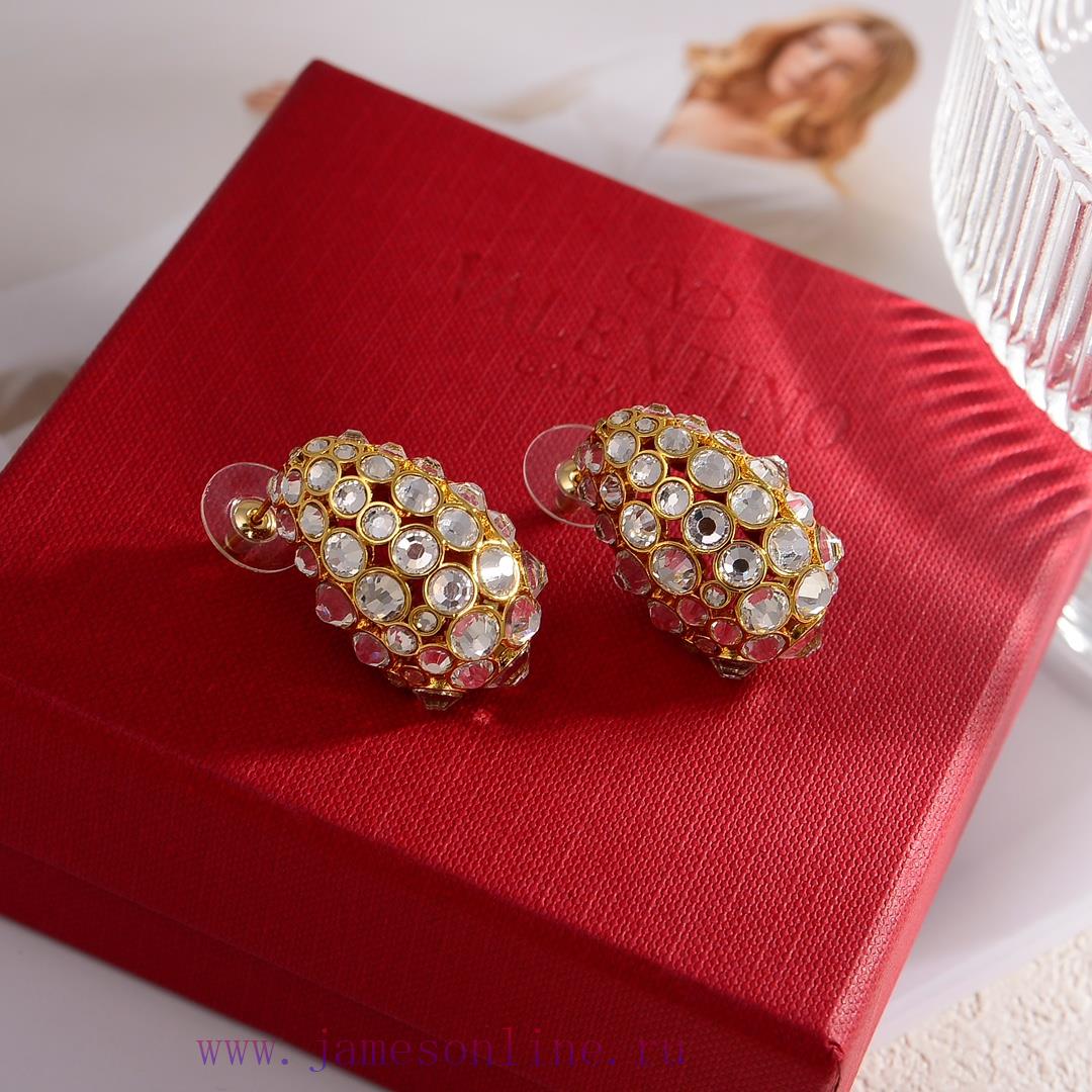 The New Valentino Earrings Are A Heavyweight Product That Has Become Popular On The Internet. T iyro790z - Image 7