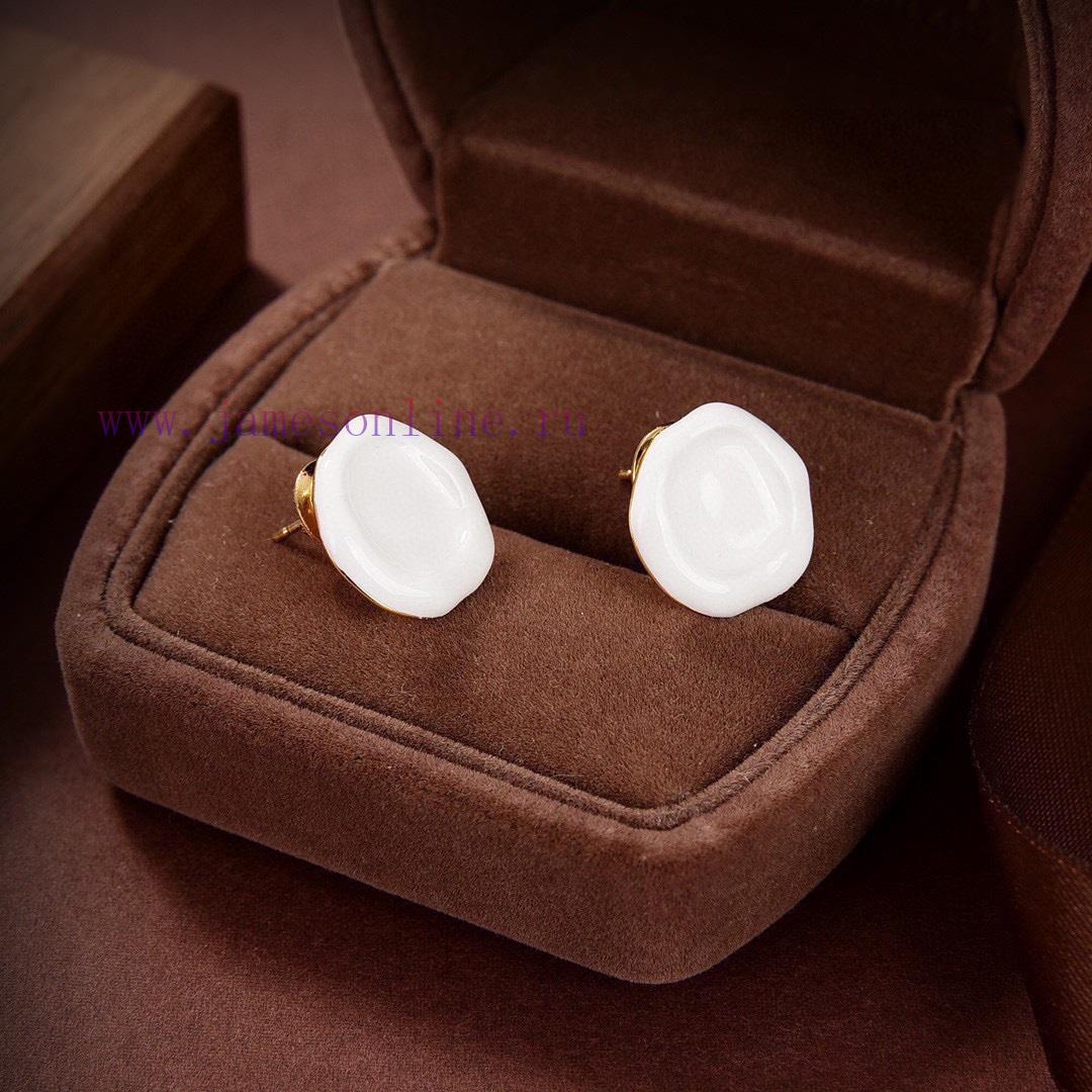BV's New Earrings Are Full Of Artistic Sense With Brass Carved Patterns That Create A Super Exp gvt504c2 - Image 2
