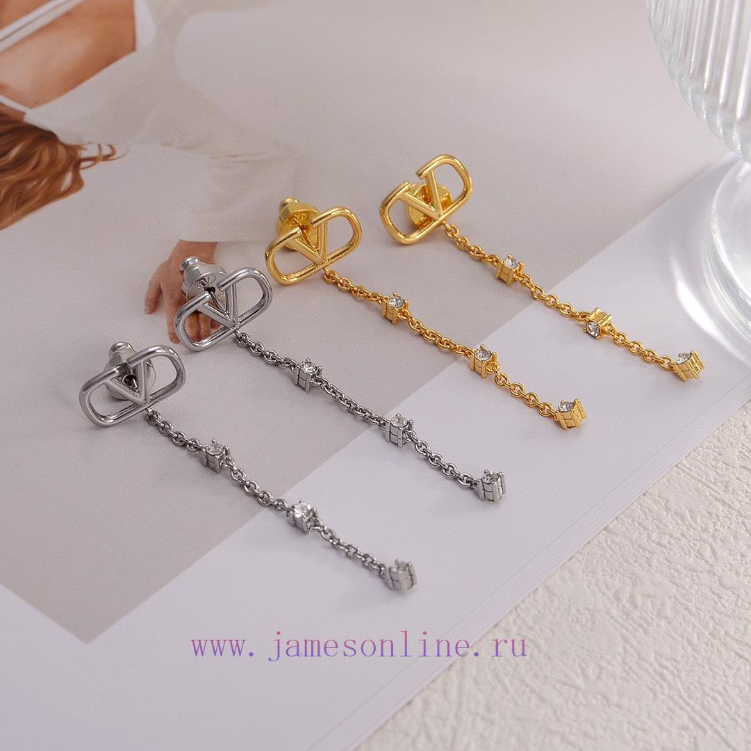 Valentino Earrings Are A Heavyweight New Product That Has Become Popular On The Internet. They 5nuz5rsx - Image 2