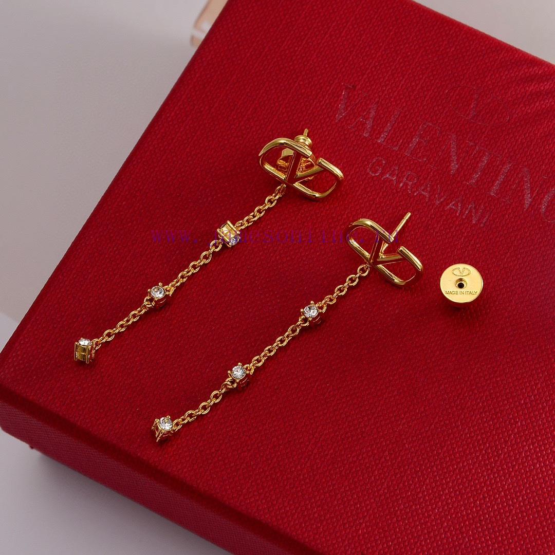 Valentino Earrings Are A Heavyweight New Product That Has Become Popular On The Internet. They 5nuz5rsx - Image 6