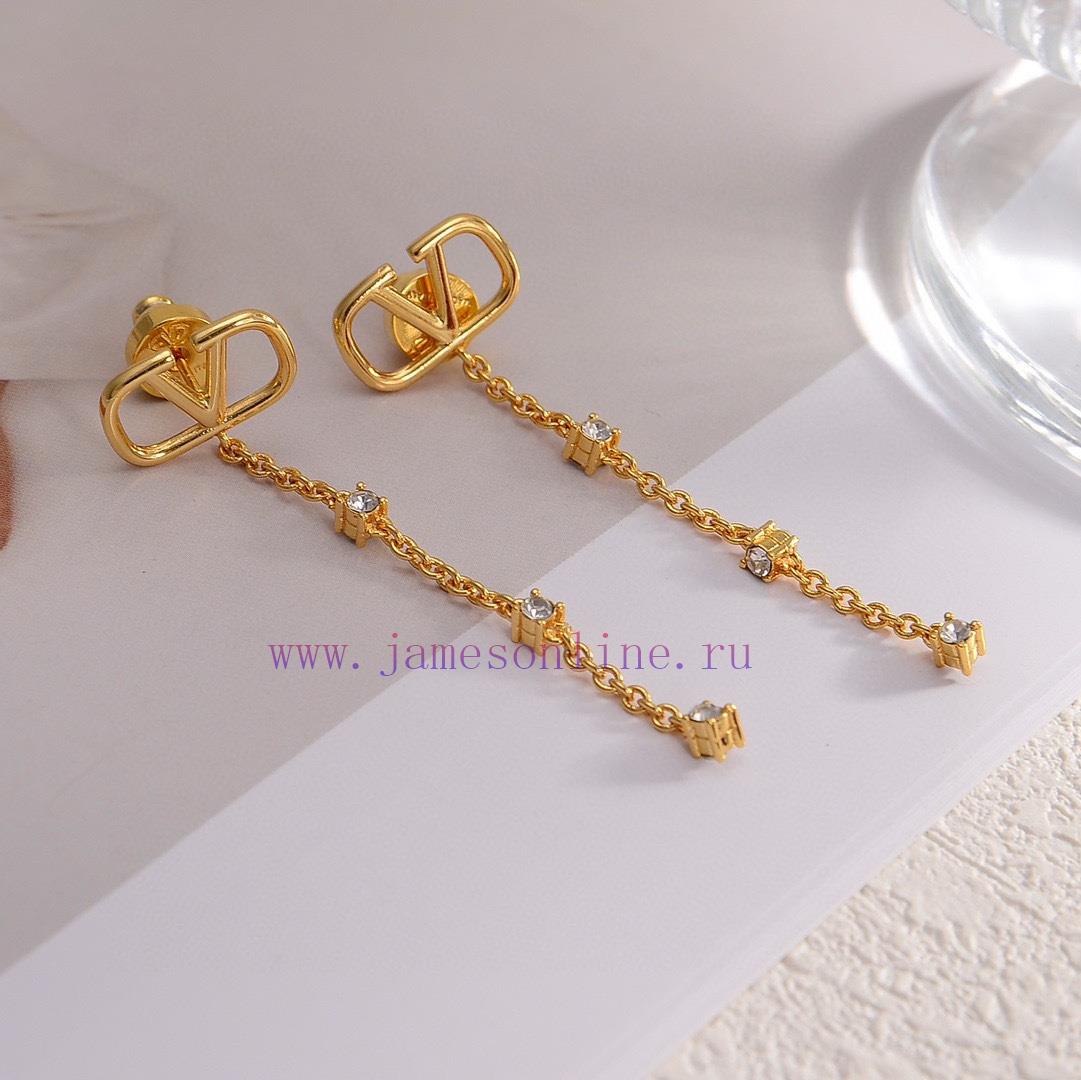 Valentino Earrings Are A Heavyweight New Product That Has Become Popular On The Internet. They 5nuz5rsx - Image 7