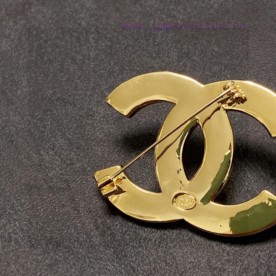 CHANELChanel's New Collection Is Synchronized With The New Antique Gold Shiny Chanel Brooch Whi t7lcae79 - Image 6