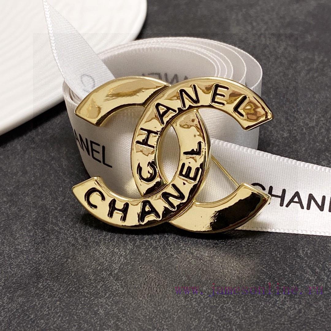 CHANELChanel's New Collection Is Synchronized With The New Antique Gold Shiny Chanel Brooch Whi t7lcae79 - Image 9