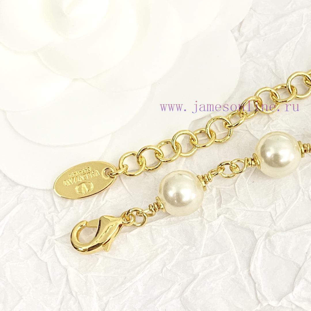 Today's New Code N862Valentino Necklace Hot Selling Item Hits New Market🤒 VAENTINO Pearl V Logo brr8eloz - Image 5