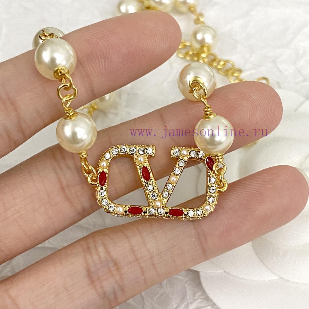 Today's New Code N862Valentino Necklace Hot Selling Item Hits New Market🤒 VAENTINO Pearl V Logo brr8eloz - Image 6