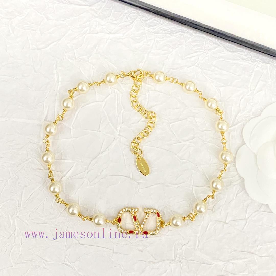 Today's New Code N862Valentino Necklace Hot Selling Item Hits New Market🤒 VAENTINO Pearl V Logo brr8eloz - Image 7