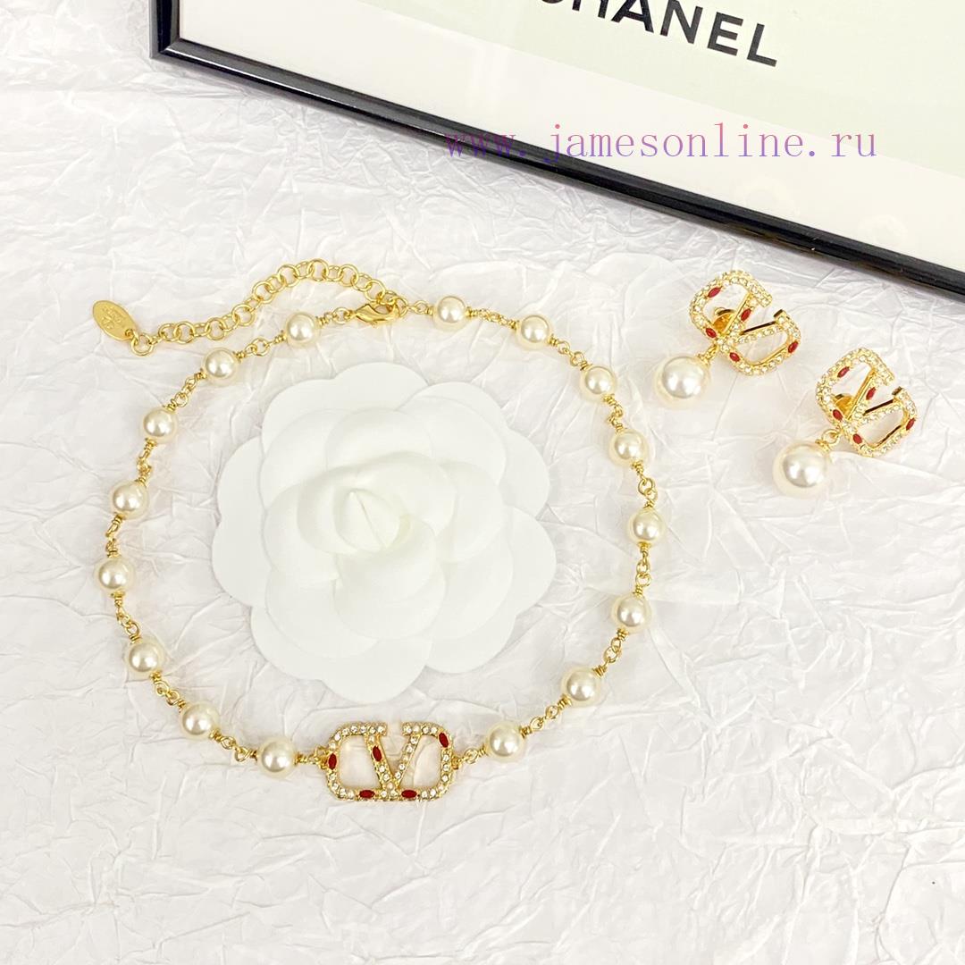 Today's New Code N862Valentino Necklace Hot Selling Item Hits New Market🤒 VAENTINO Pearl V Logo brr8eloz - Image 9