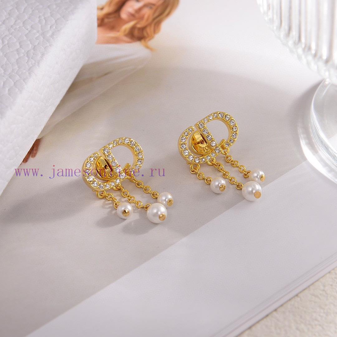 Dior Earrings Are Now Available A Beautiful And Romantic Must-have For All Hands. It's A Popula 7kpbdmex - Image 5