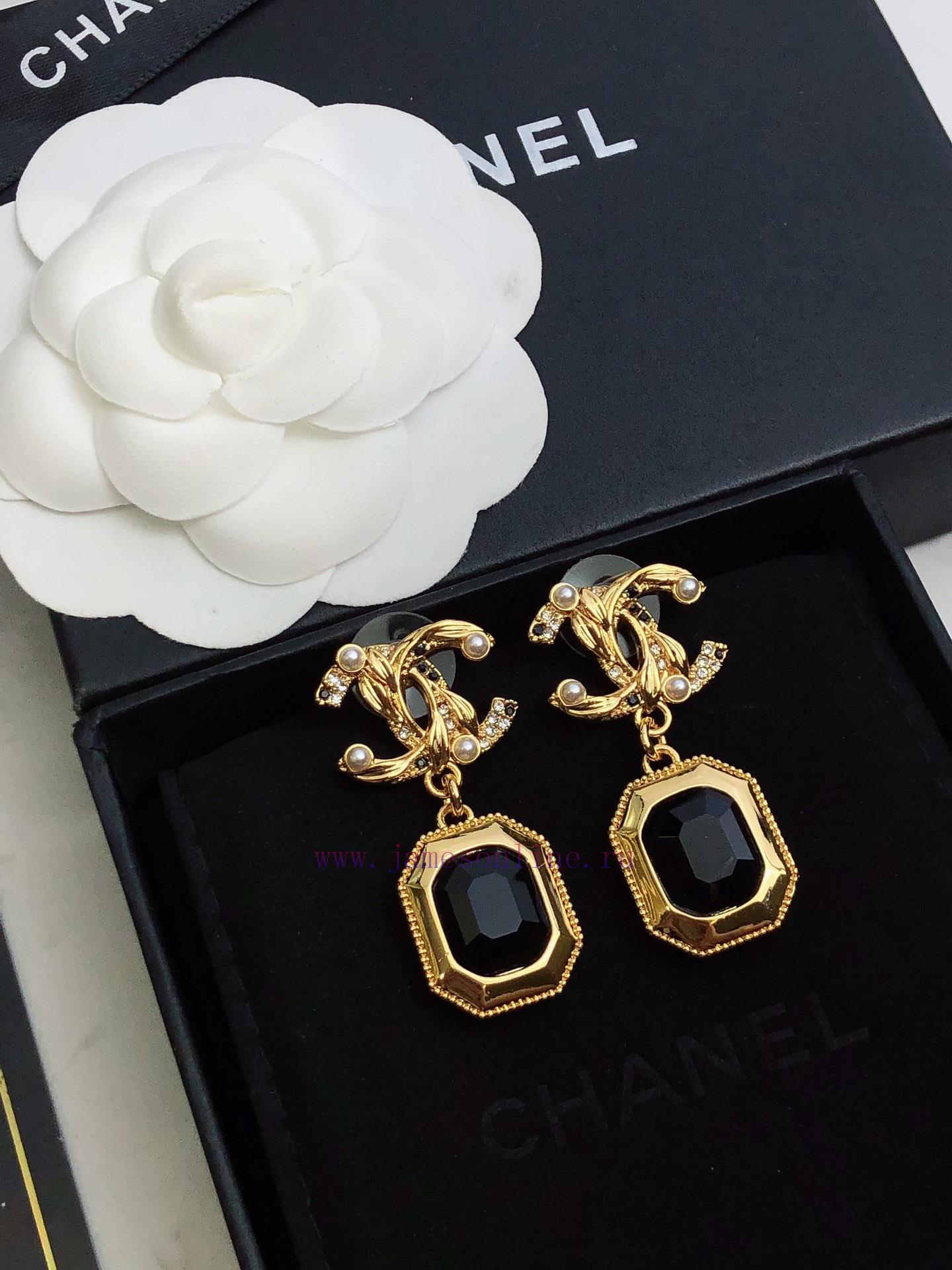 Chanel's New Gold Earrings Keep Up With The Trend In Early Spring. Whether You Have A Round Fac 4pqkwr3r - Image 6