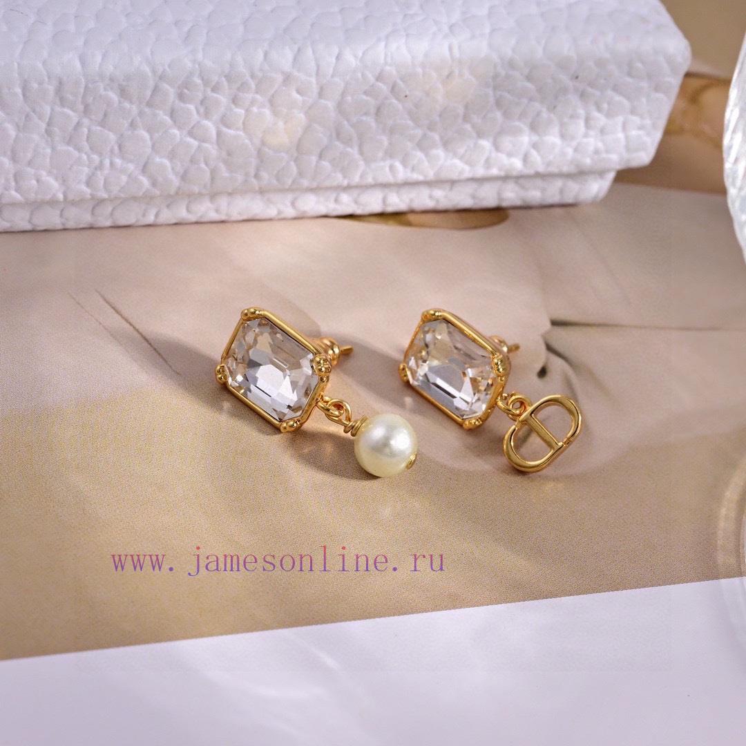 Dior's New Collection Beloved By Top Tier Brands Features Letter Earrings With A Metallic Textu 7xa8zo2w - Image 4