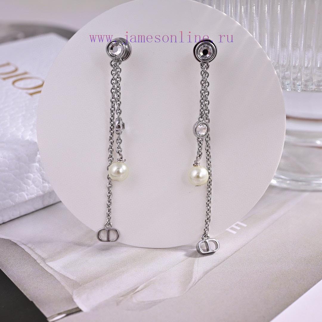 Dior's 2024 New Collection Beloved By Top Tier Brands Features Letter CD Earrings With A Metall nxkymg68 - Image 5