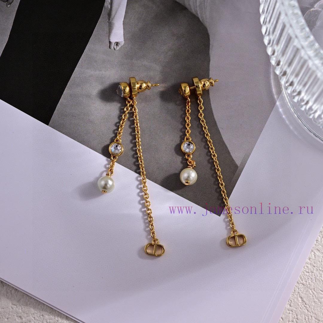 Dior's 2024 New Collection Beloved By Top Tier Brands Features Letter CD Earrings With A Metall nxkymg68 - Image 10