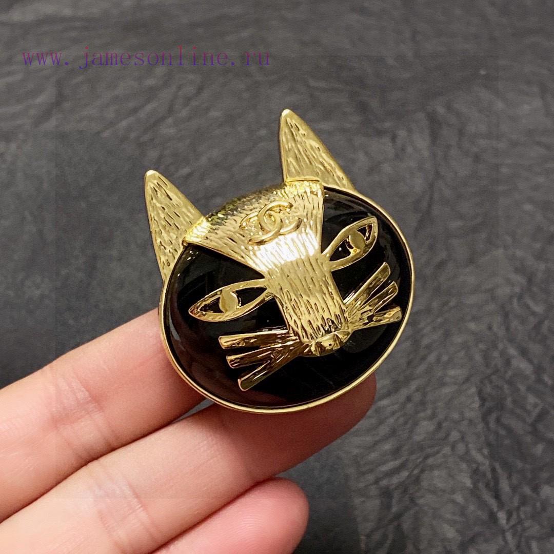Chanel's New Collection Is Synchronized With The New Chanel Brooch Which Is The Most Knowledgea 9cxhjlql