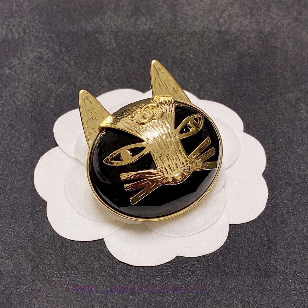 Chanel's New Collection Is Synchronized With The New Chanel Brooch Which Is The Most Knowledgea 9cxhjlql - Image 5